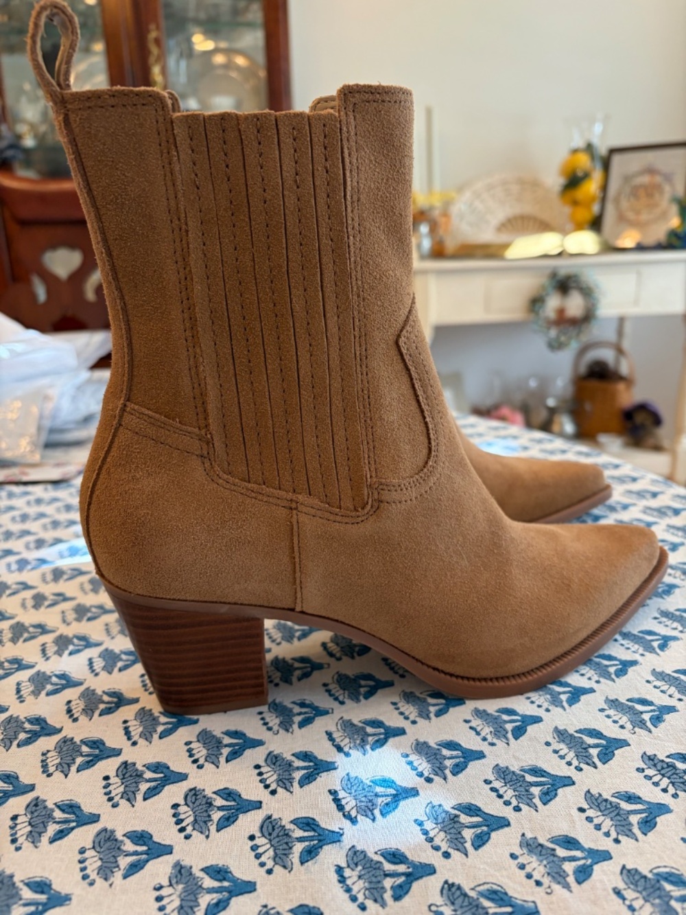 Dolce Vita Suede Western Style Light Brown Ankle Boots Size 7.5 New Condition - Picture 6 of 9